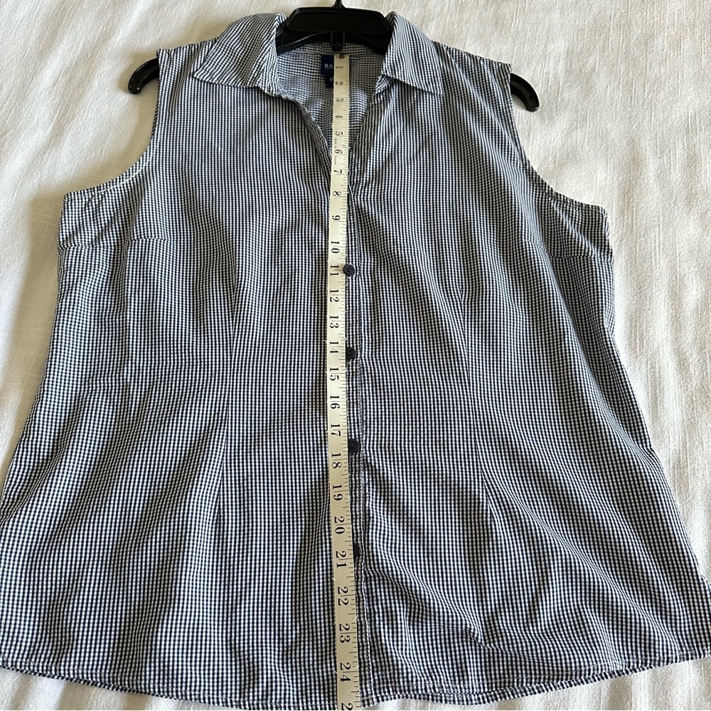 Basic Editions Gingham Plaid Blue Sleeveless Butt… - image 6